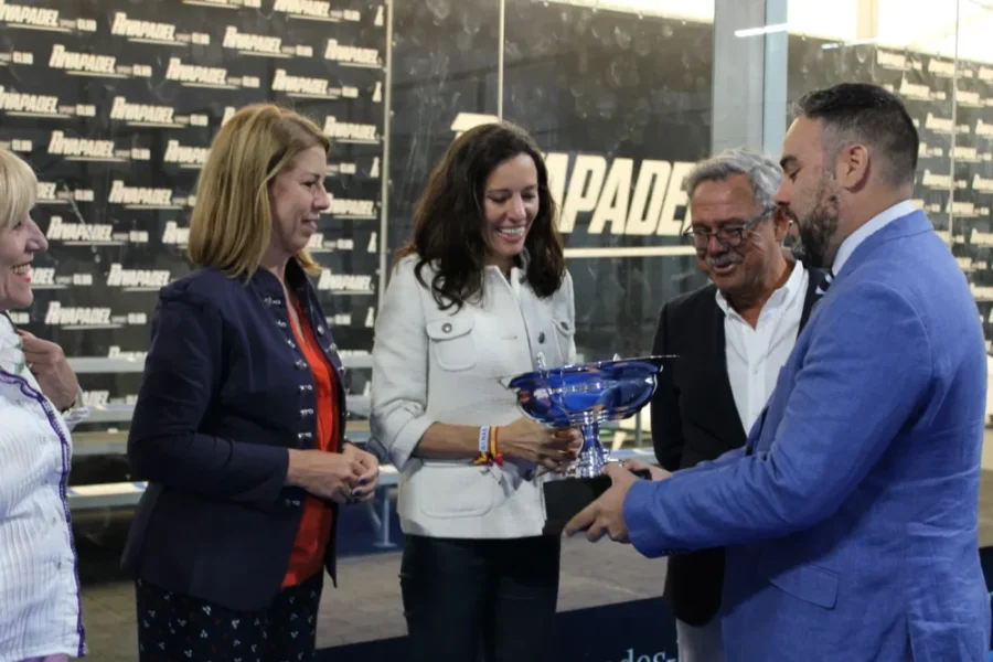 Eugenia Carballedo junto a Janette Novo en Rivapadel