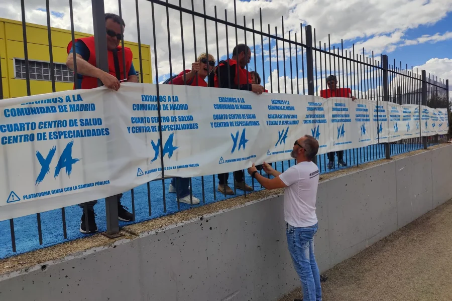 Rivas con la Sanidad Pública declara a Ayuso "Persona Non Grata"