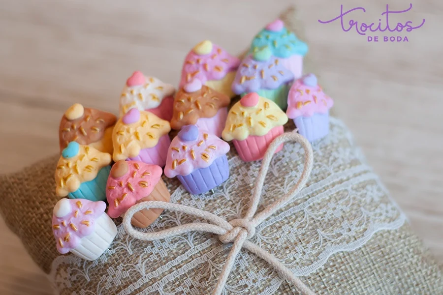 La tradición de los alfileres de boda en España