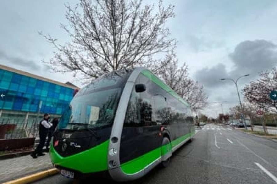 Los populares denuncian un retraso de la Olimpiada Escolar por la falta de autobuses contratados.