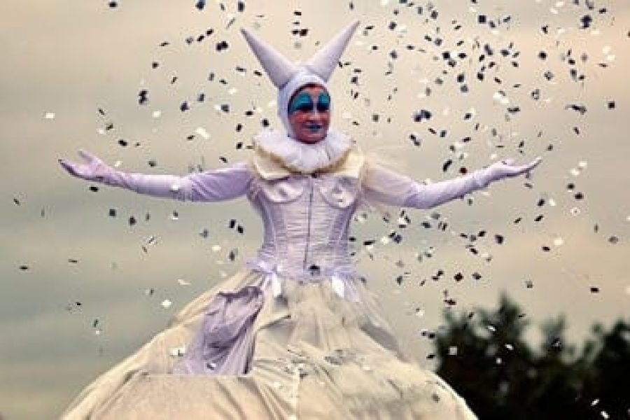 Cabalgata circense en Rivas