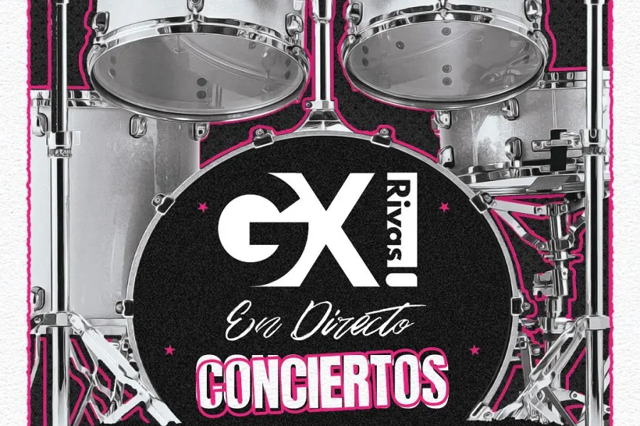 Un cartel con una batería de fondo anuncia "Gira X Rivas En Directo Conciertos" como parte de La Movida ripense, en Bambú, Coolture Café, La Huella Vegana, y Ernesto's Pub del 16 de octubre al 30 de noviembre en la ciudad de Rivas.