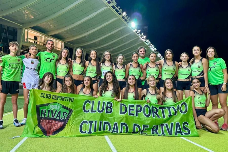 El equipo femenino sub 16 de Ciudad de Rivas, con el bronce autonómico