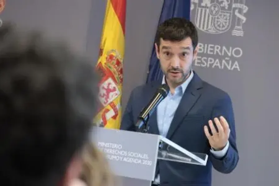 Ministro de Consumo, Pablo Bustinduy, de Sumar.