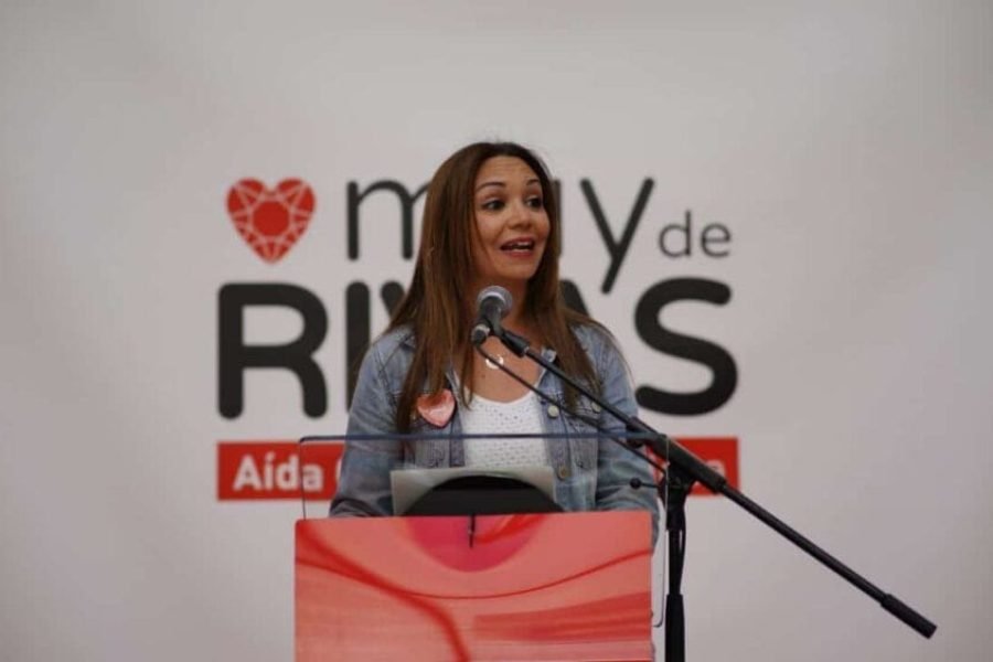 Aída Castillejo en la presentación del programa y la candidatura