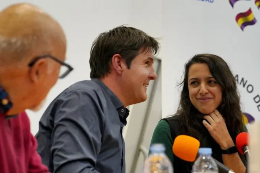 José Luis Sánchez-Migallón, Jesús Cintora y Sara Montero en el acto organizado por el Ateneo Republicano de Rivas