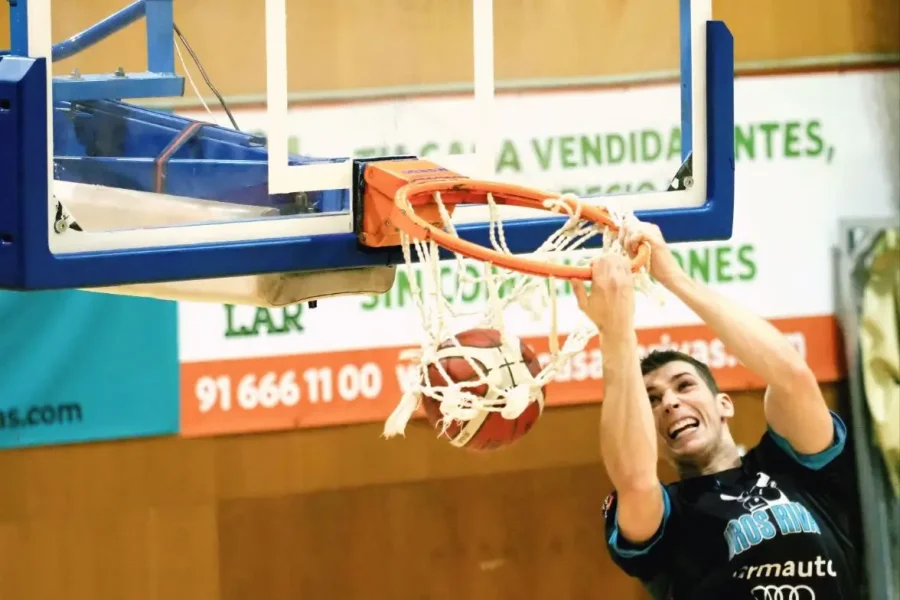 Tremenda victoria de un Uros de Rivas que dominó la cancha frente al Tenerife