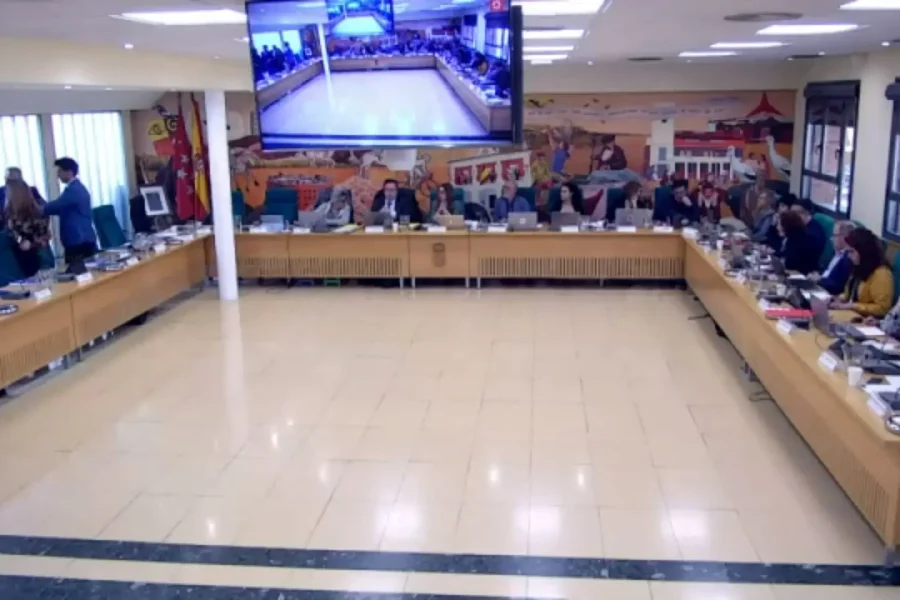 El PP denuncia "el rodillo" de la izquierda