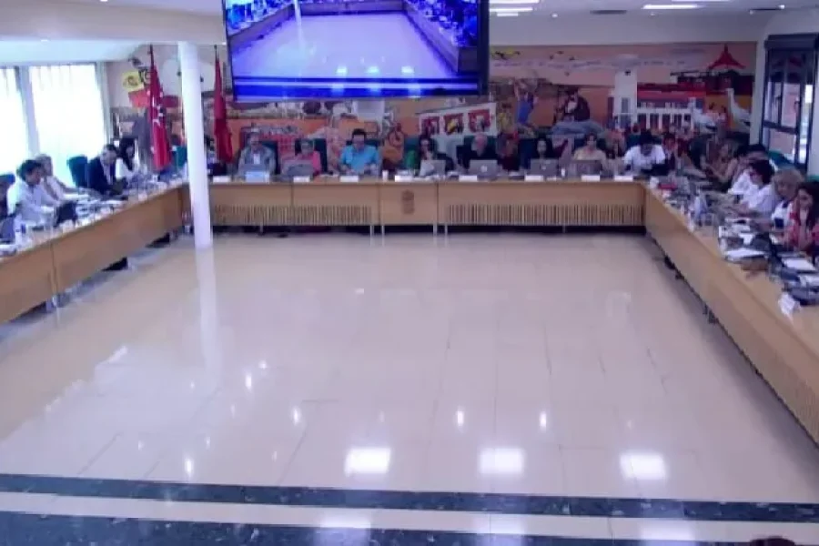 El último pleno del curso político en Rivas aprobó la Agenda Urbana, una hoja de ruta que incluye la reforma del PGOU.