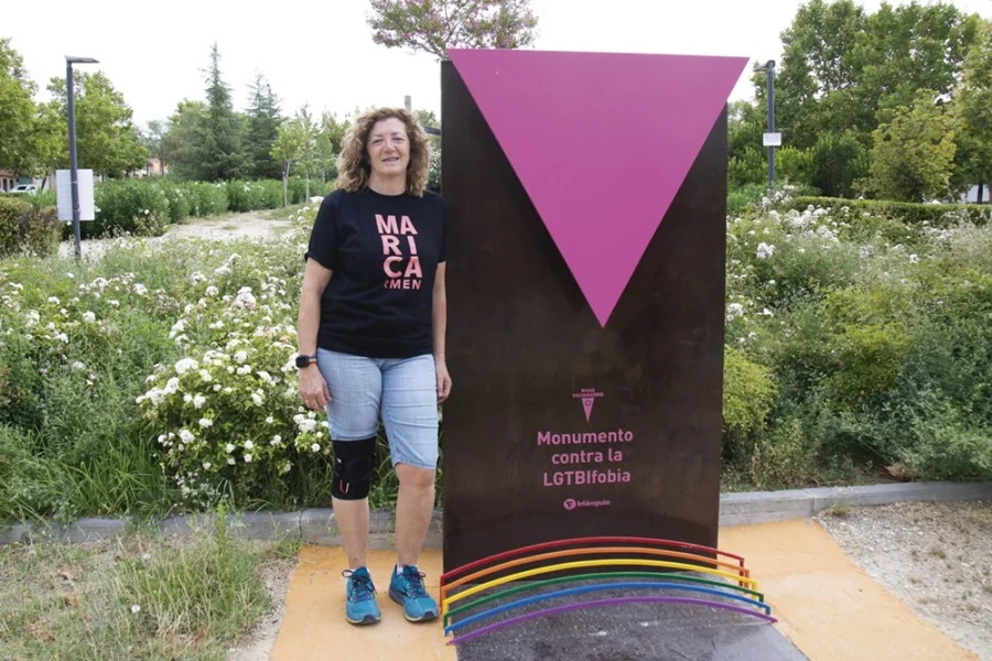 Inés Díaz, nueva vicepresidenta del Consejo de Ciudad, en el parque del Orgullo LGTBI de Rivas-Vaciamadrid. RAQUEL MUÑOZ.