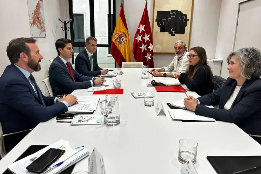 Rivas reitera ante la Comunidad de Madrid la urgencia de ejecutar las infraestructuras educativas pendientes y ofrece una parcela para un nuevo centro de Formación Profesional