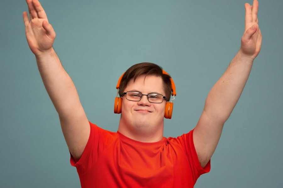 portrait-disabled-man-with-headphones (1)