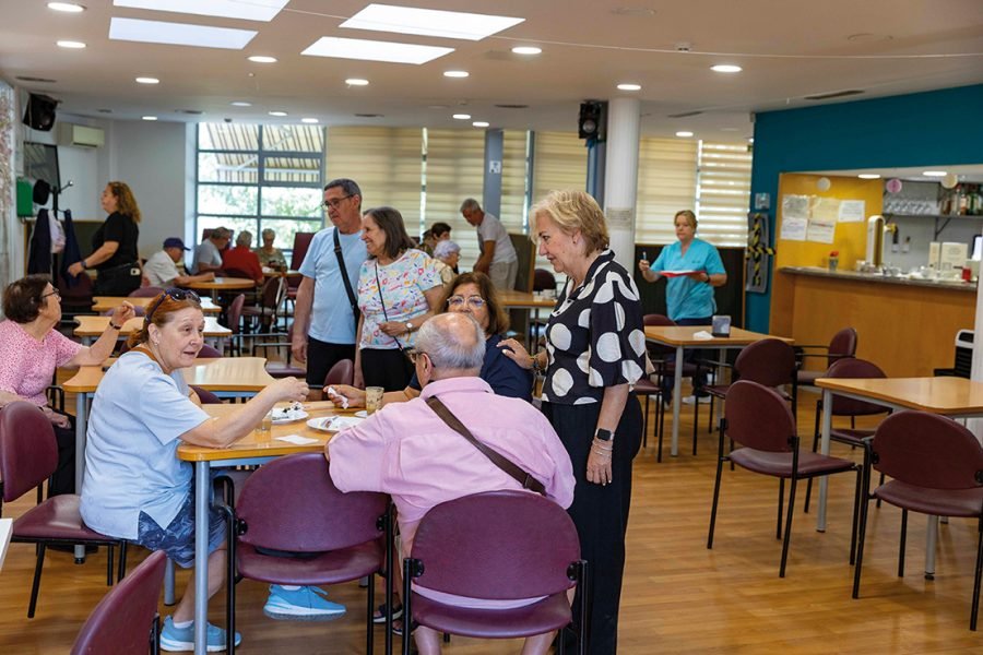 Cafetería de un centro de mayores de Rivas